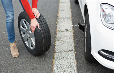 尉犁东营区道路救援